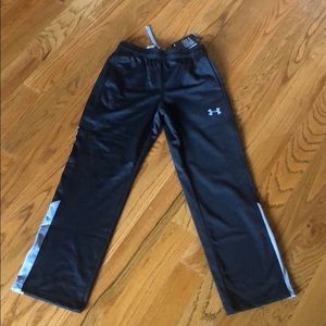 Boys Under Armour sweatpants